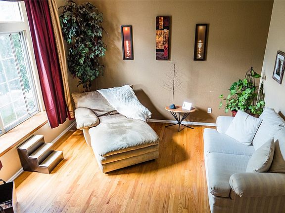 3rd image of 13346 Briarwood Dr