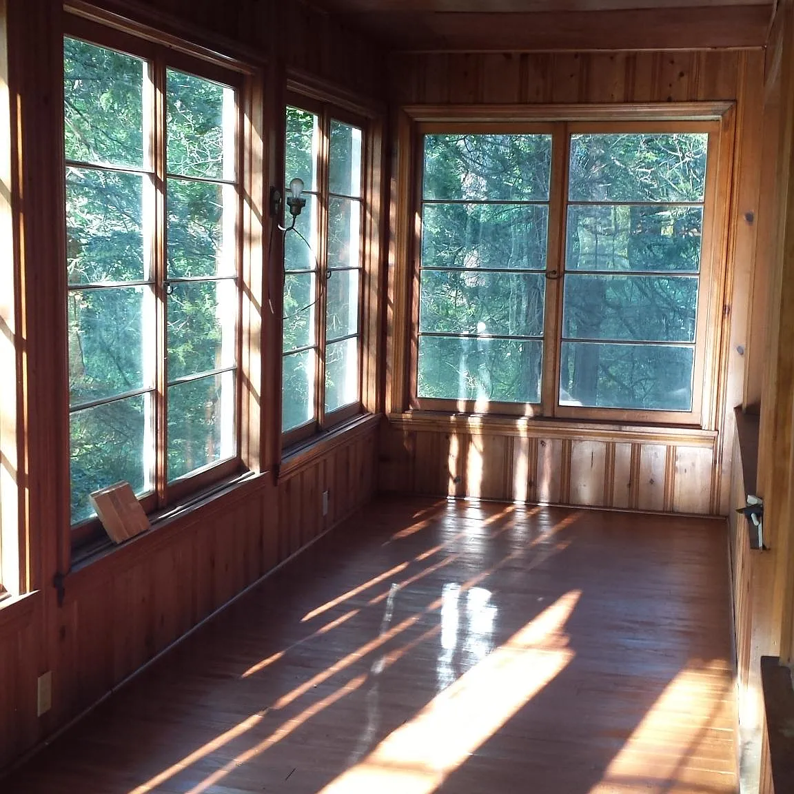 4 bed, 1.5 bath, 1850 sqft, $2,430 — Photo 2