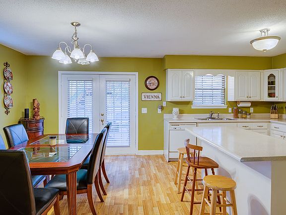 5th image of 5423 Village Garden Dr