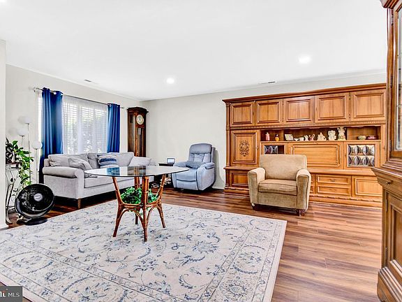 3rd image of 15200 Hyde Park Dr #36-A