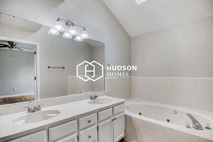 919 Cully Rd — Photo 10
