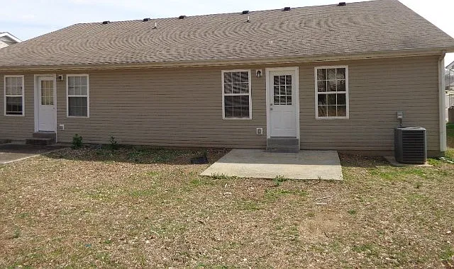 2 bed, 1.0 bath, 1210 sqft, $1,195 — Photo 3