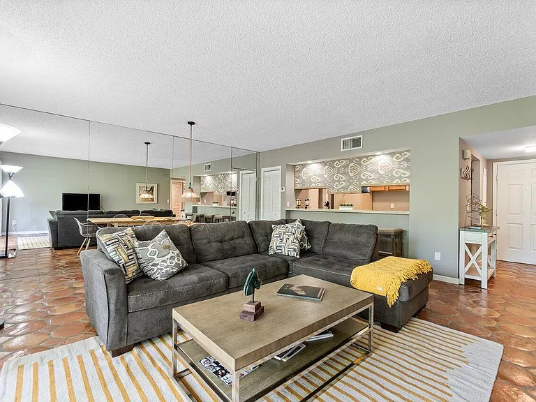 11863 Wimbledon Cir #406 — Photo 3