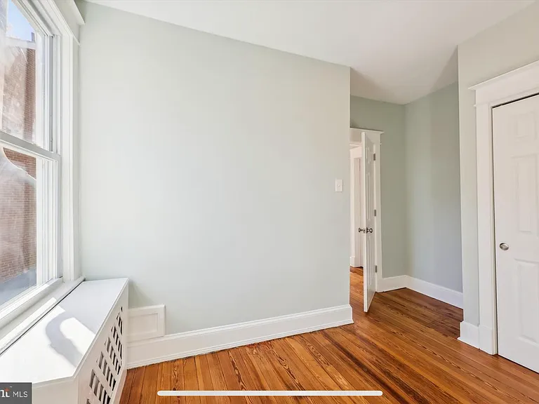 4451 Macarthur Blvd NW — Photo 33