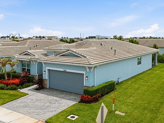 3rd image of 11805 SW AQUILA Way