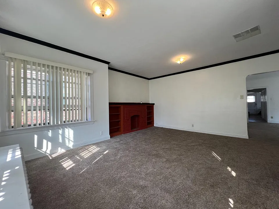 1905 Elmwood Ave #2