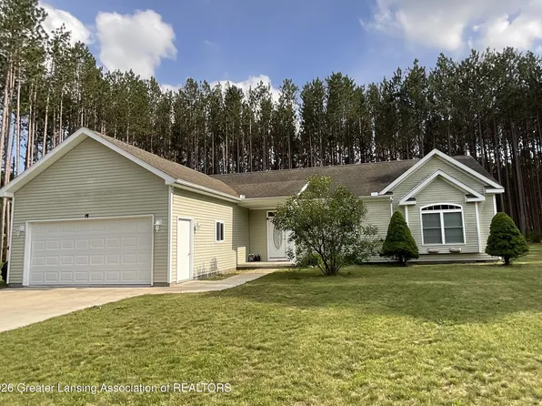 6827 Curtis Rd, Hale, MI 48739