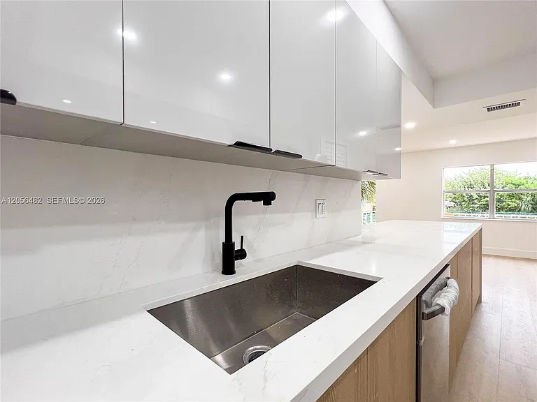 17911 NW 68th Ave #O207 — Photo 10