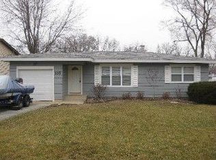 110 Hilltop Ave, McHenry, IL 60050