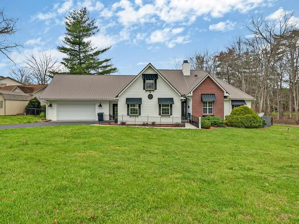 9521 Cherokee Trl, Crossville, TN 38572