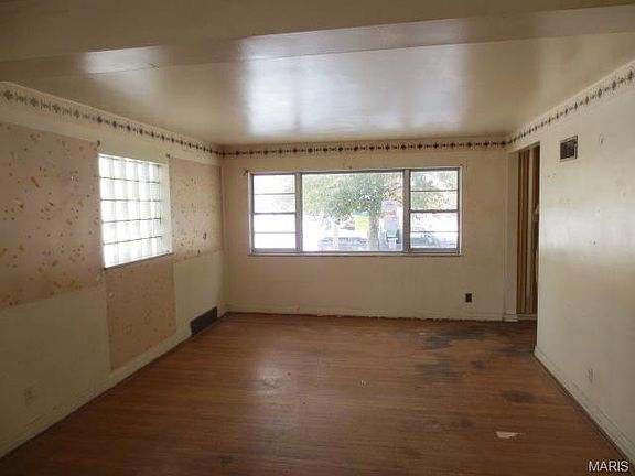 4th image of 5854 Ferris Ave