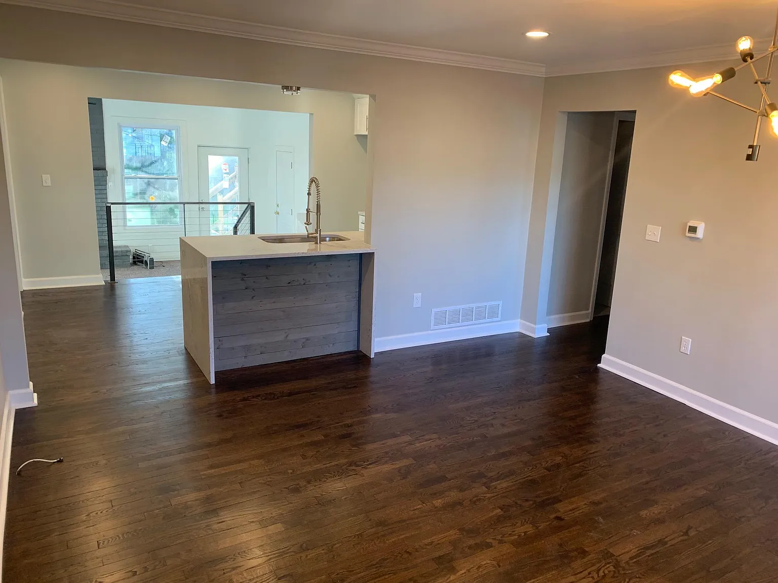 2 bed, 1.5 bath, 1092 sqft, $2,200 — Photo 2
