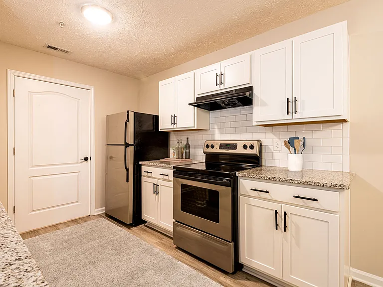 Waterford Apartments — Photo 17