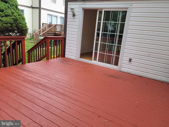3rd image of 284 Oakwood Village Ct