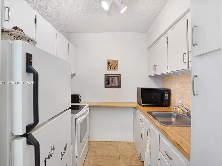 820 SW 11th Ave #18B — Photo 8