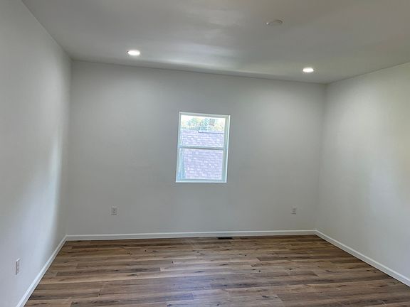 2nd image of 2406 Brooklyn Rd