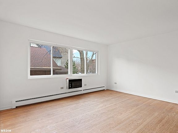 2nd image of 1655 W Farwell Ave APT 2B