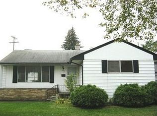 7374 Gronow Ave, Center Line, MI 48015