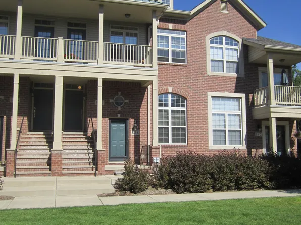 158 Sandy Ln #1, Walled Lake, MI 48390