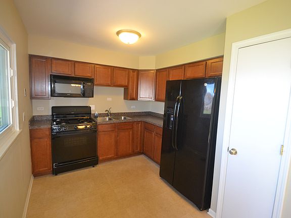 3rd image of 480 Winthrop Ave