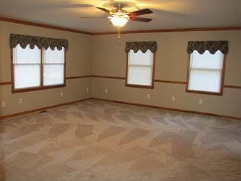 4th image of 309 Garnett Cir