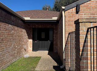 7838 Vickijohn Dr, Houston, TX 77071