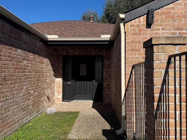 7838 Vickijohn Dr, Houston, TX 77071