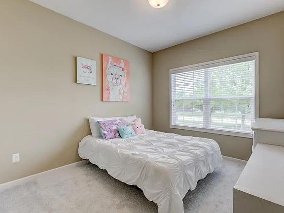 2nd image of 4515 NE Briarwood Dr