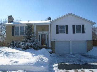 865 W Firestone Dr, Hoffman Estates, IL 60192