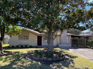7301 Cardinal Cir, Texas City, TX 77591