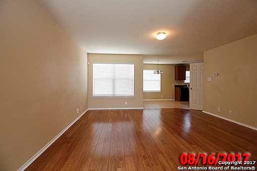 3rd image of 411 Dolly Dr
