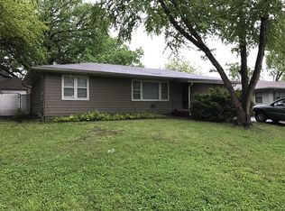 827 W 22nd St, Lawrence, KS 66046