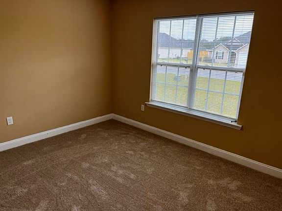 5th image of 4926 Stonewall Cir