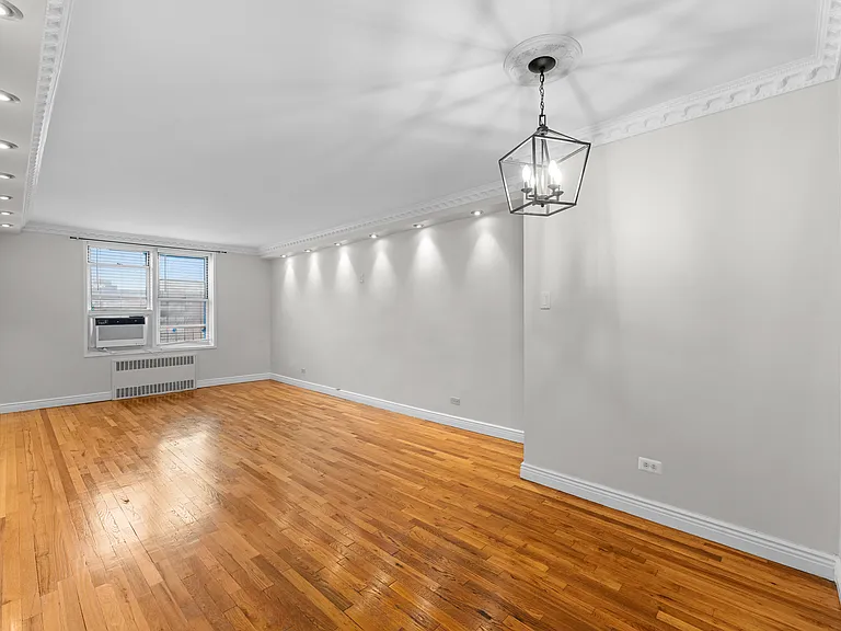 6730 Clyde St #5B — Photo 8
