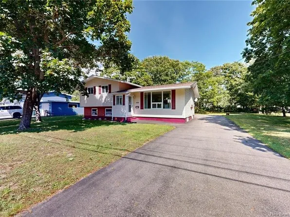 886 Millidge Ave, Saint John, NB E2K 2N9