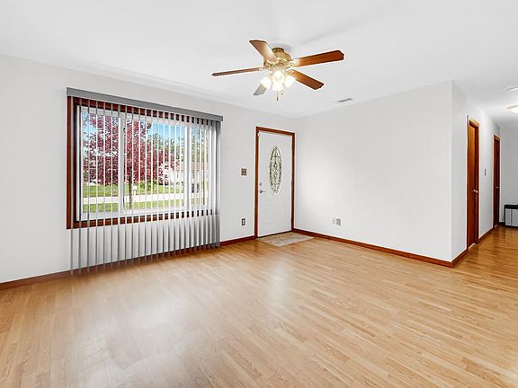 4th image of 3401 E 20th Pl