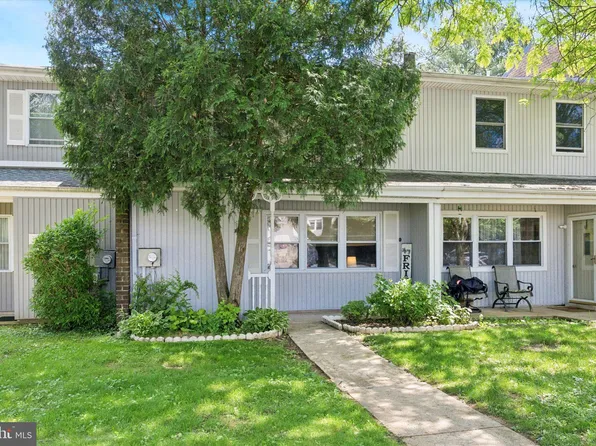 303 Astor Ct, Downingtown, PA 19335