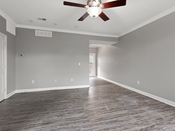 lexington-kentucky-446956486 picture