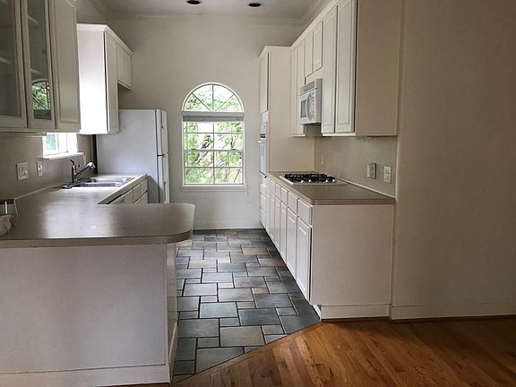 3rd image of 1661 Kipling St #5