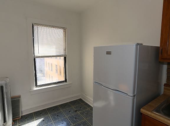 5th image of 4604 N Beacon St APT B4