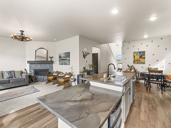 5th image of 504 Pronghorn Ct