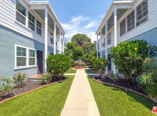 11683 Chandler Blvd #1/2, North Hollywood, CA 91601