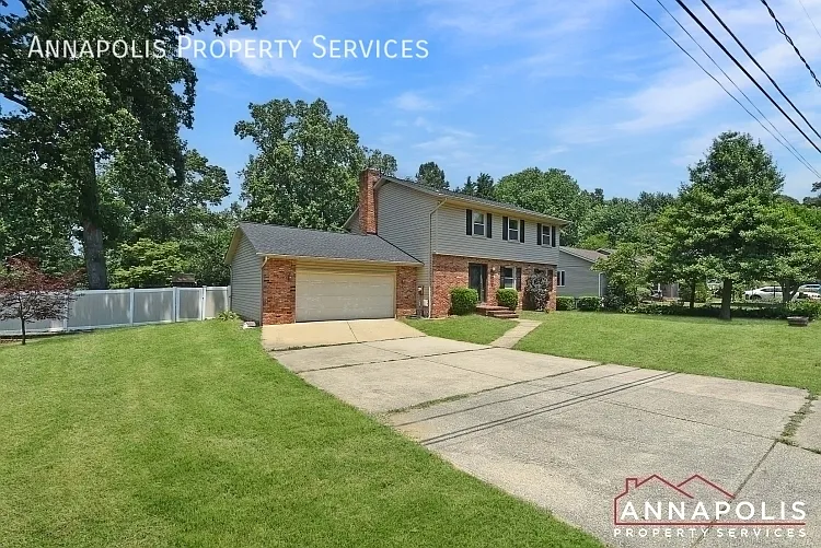 700 mount alban drive — Photo 2