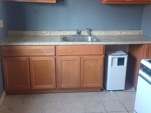 4th image of 23755 Banbury Cir #17