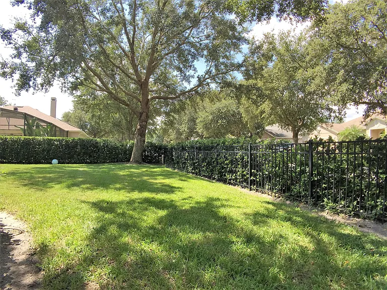 909 Arbormoor Pl — Photo 30