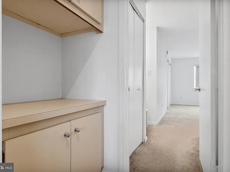 835 Chanticleer — Photo 19