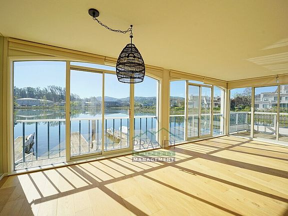 4th image of 5105 Shelter Bay Ave