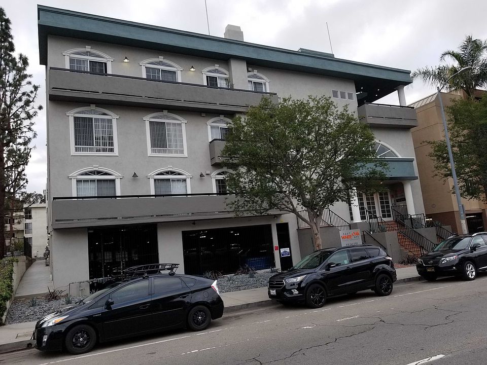 1st image of 5457 White Oak Ave #309