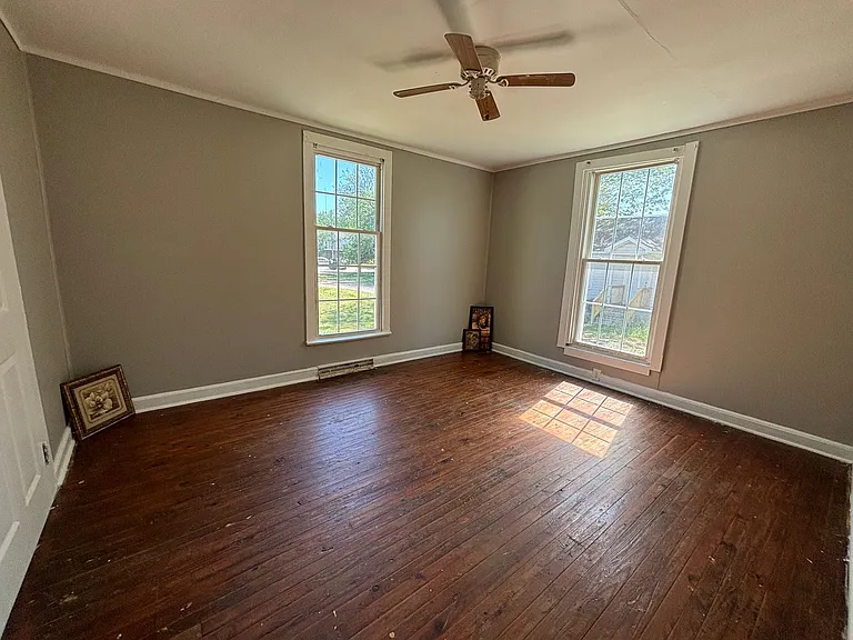 1900 E Ozark Ave — Photo 4