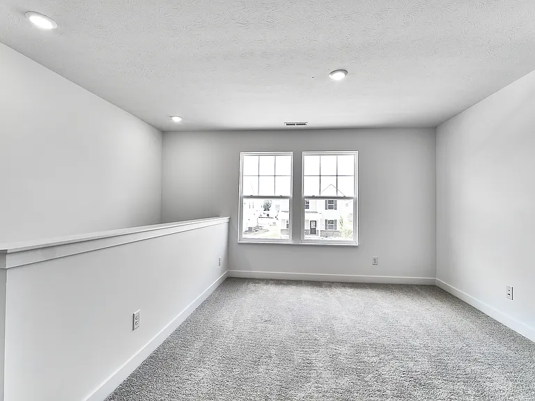 425 Eisenhower St — Photo 47